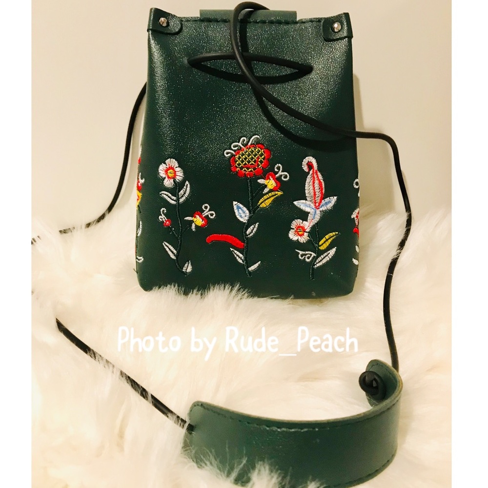 Over shoulder Leather Flower Bag - Picture 6 of 8